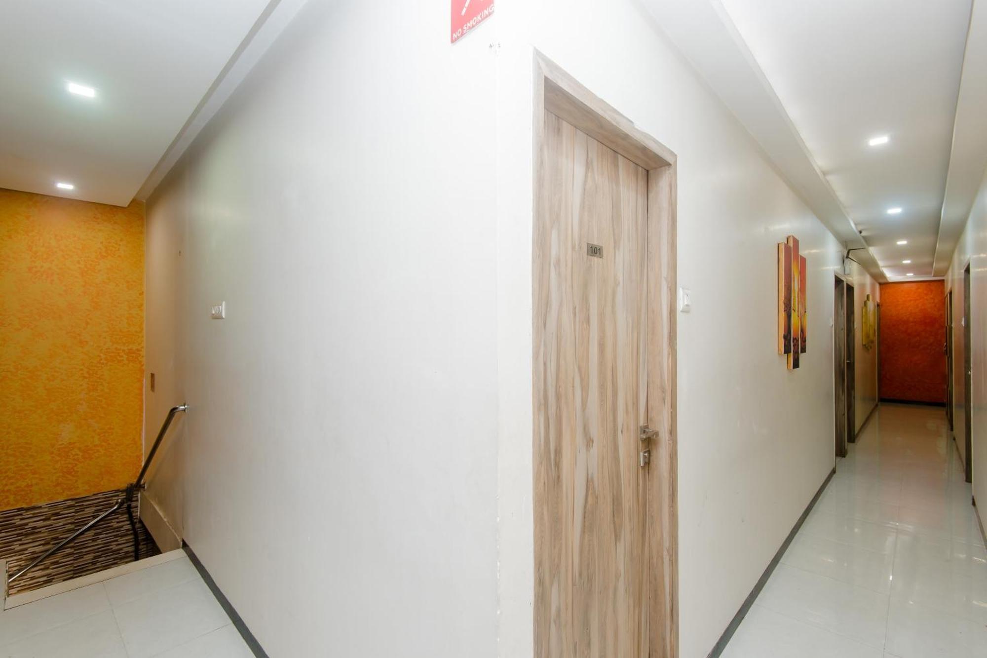 Hotel O Blue Pearl Residency Near Chhatrapati Shivaji International Airport Мумбай Екстериор снимка