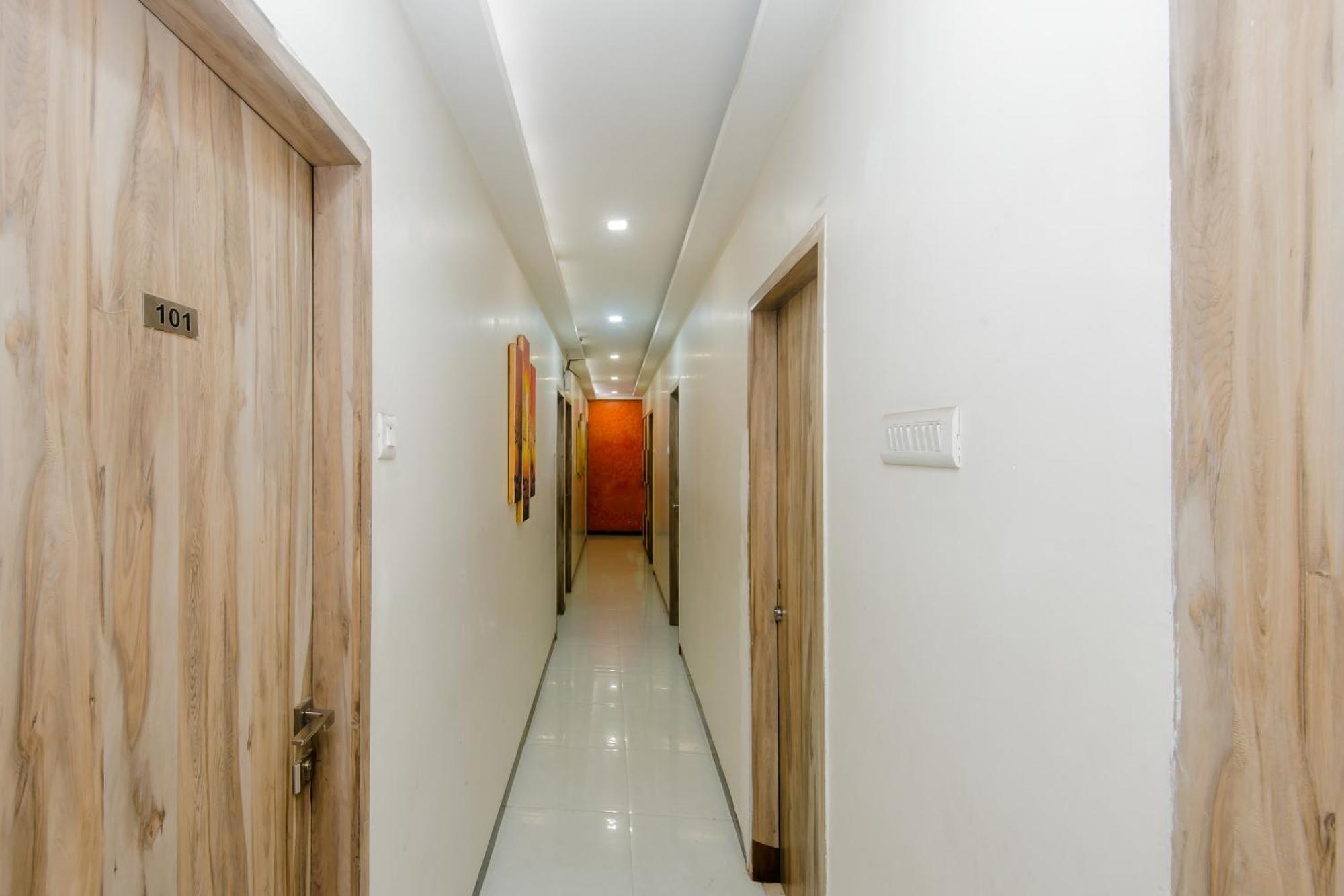 Hotel O Blue Pearl Residency Near Chhatrapati Shivaji International Airport Мумбай Екстериор снимка
