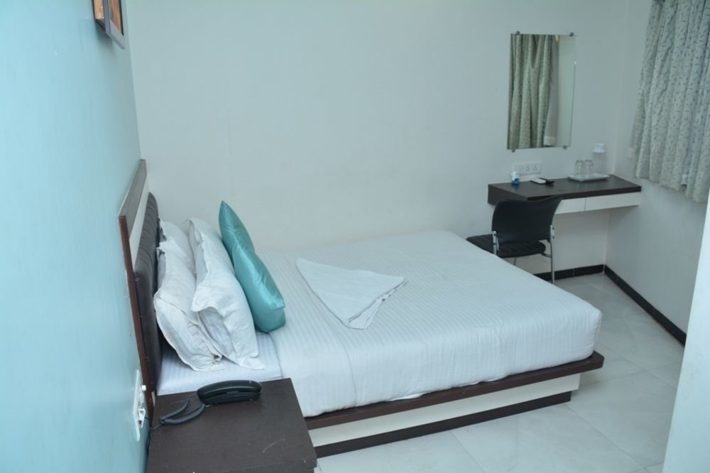 Hotel O Blue Pearl Residency Near Chhatrapati Shivaji International Airport Мумбай Екстериор снимка