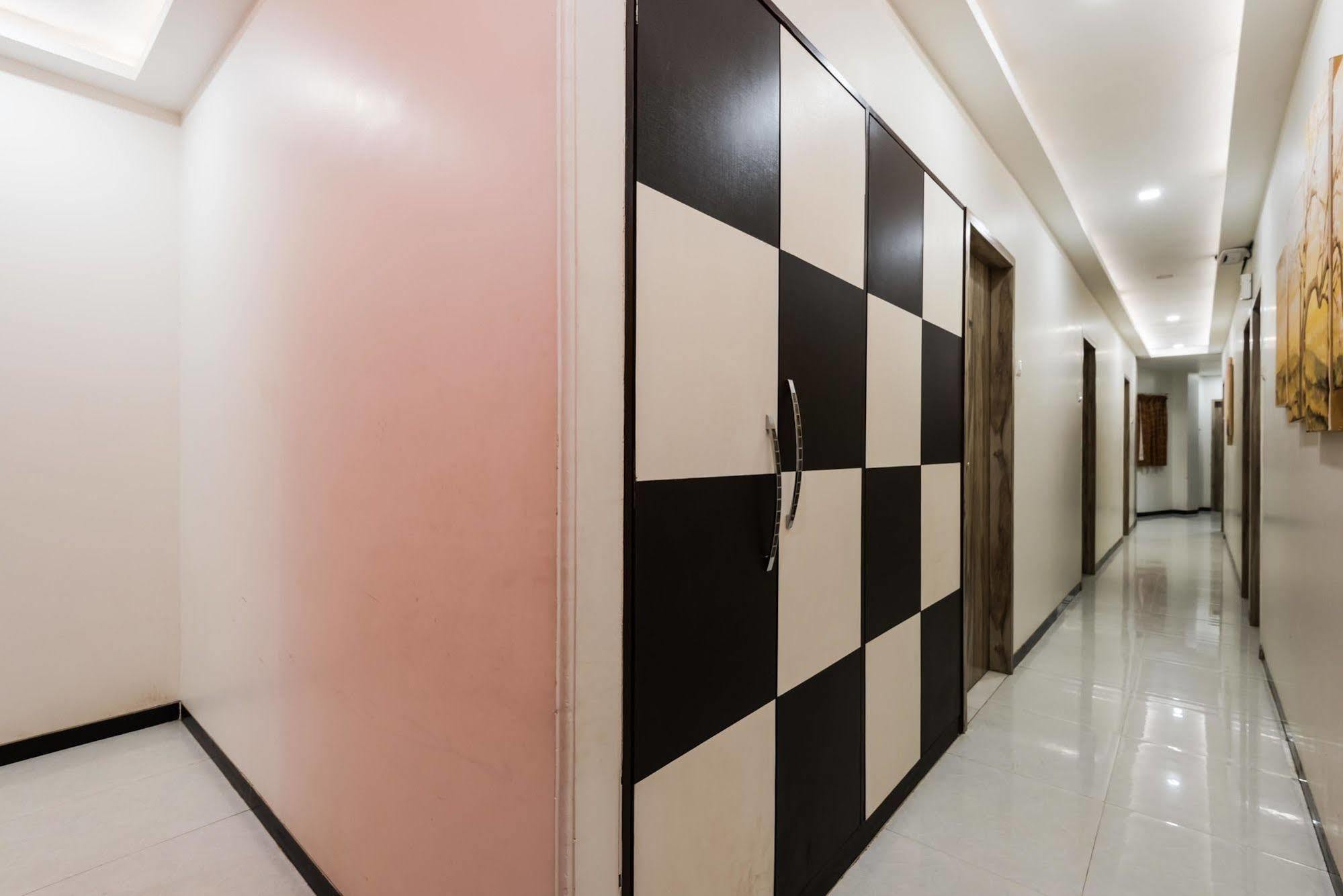 Hotel O Blue Pearl Residency Near Chhatrapati Shivaji International Airport Мумбай Екстериор снимка